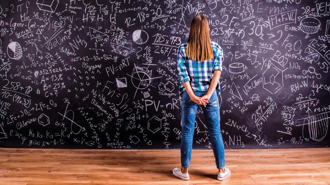 Entre Scrolls y Fake News: Cómo blindar tu criterio y tu salud mental en TikTok